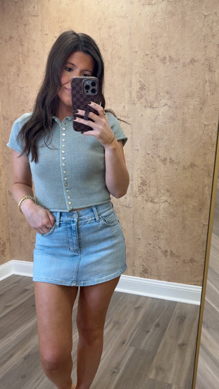 Sutton Button Top-Mint